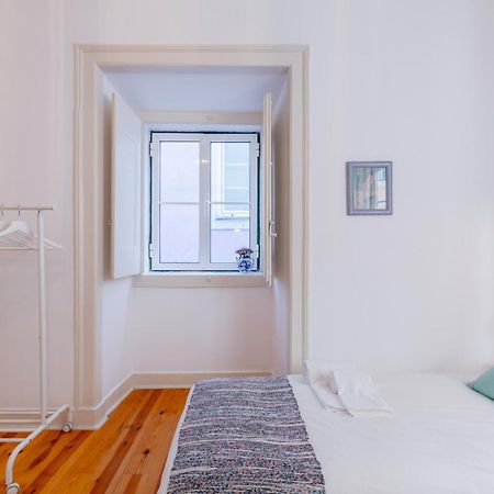 Spacious, Bright And Sunny Apartment, By Timecooler Лиссабон Экстерьер фото