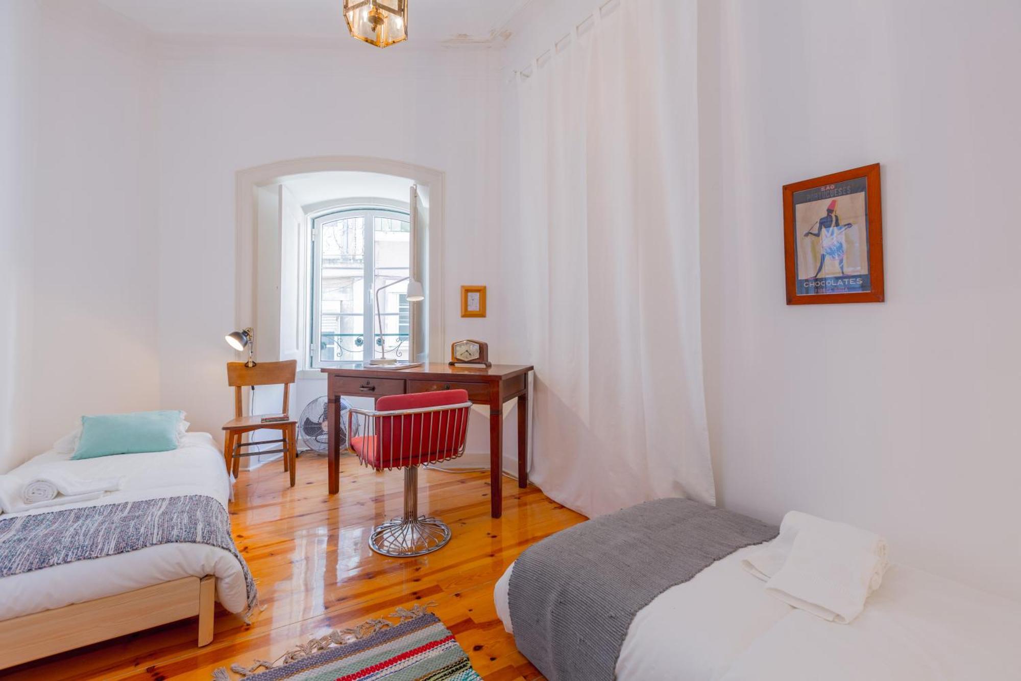 Spacious, Bright And Sunny Apartment, By Timecooler Лиссабон Экстерьер фото