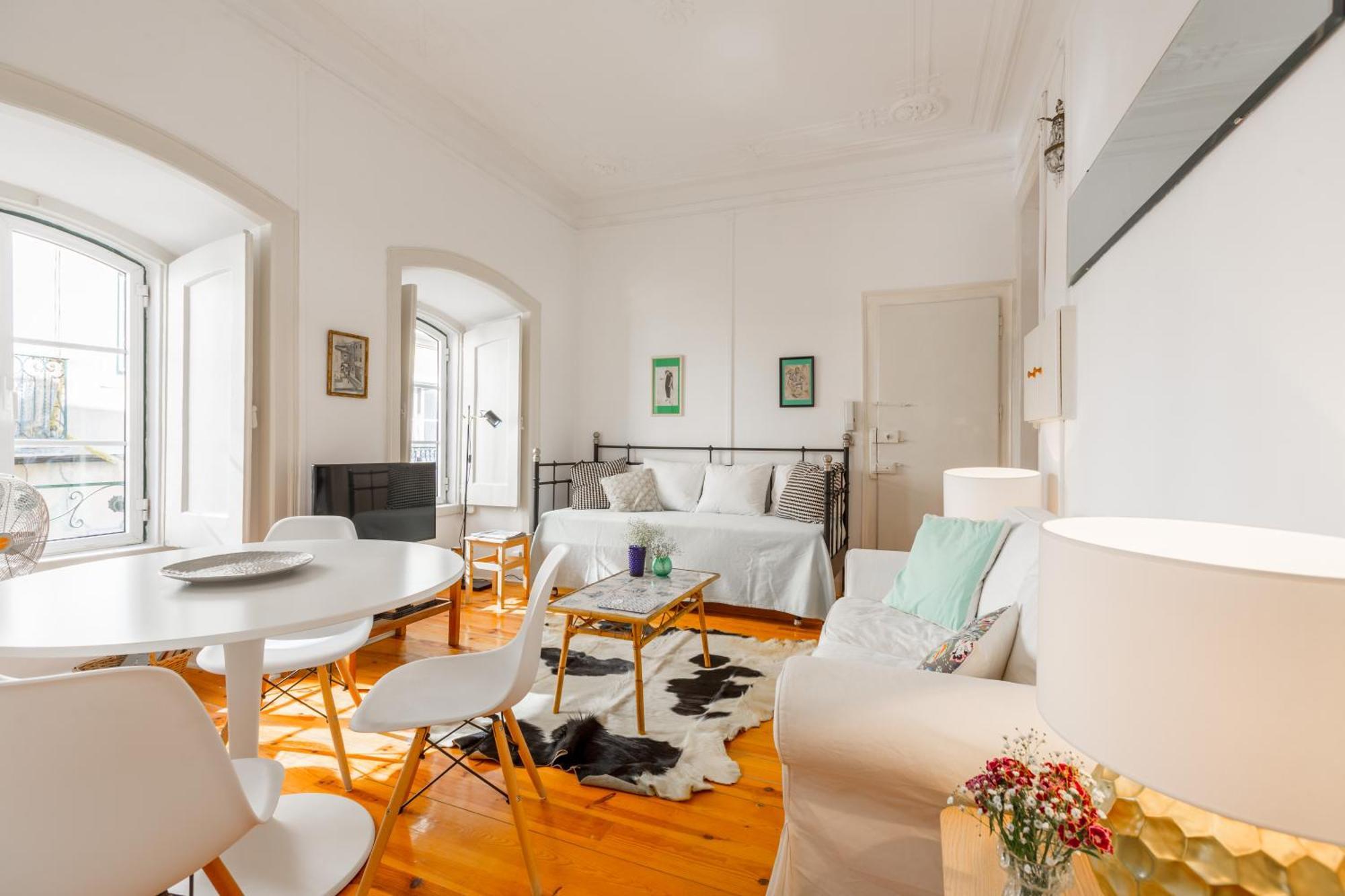 Spacious, Bright And Sunny Apartment, By Timecooler Лиссабон Экстерьер фото