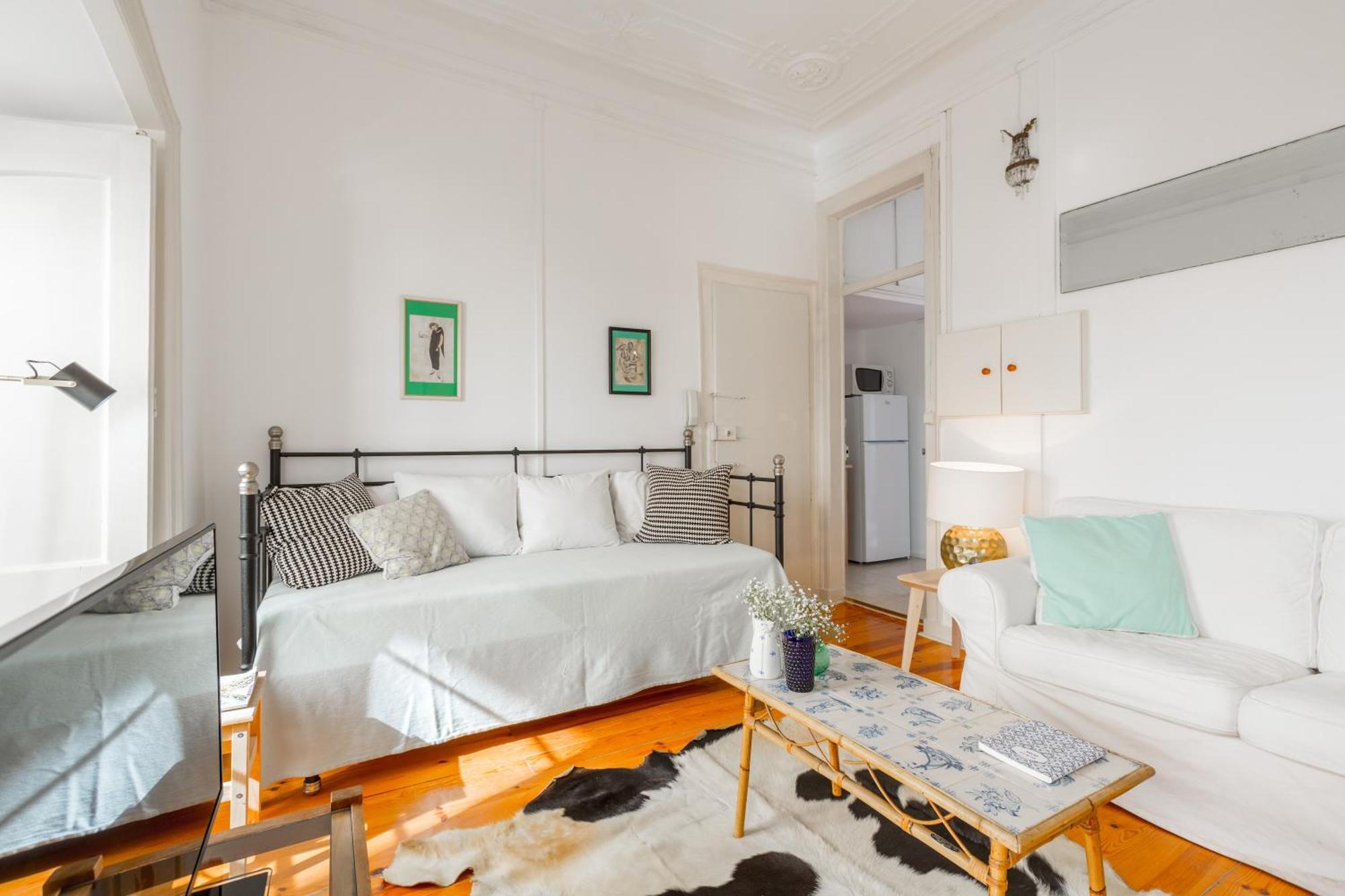 Spacious, Bright And Sunny Apartment, By Timecooler Лиссабон Экстерьер фото